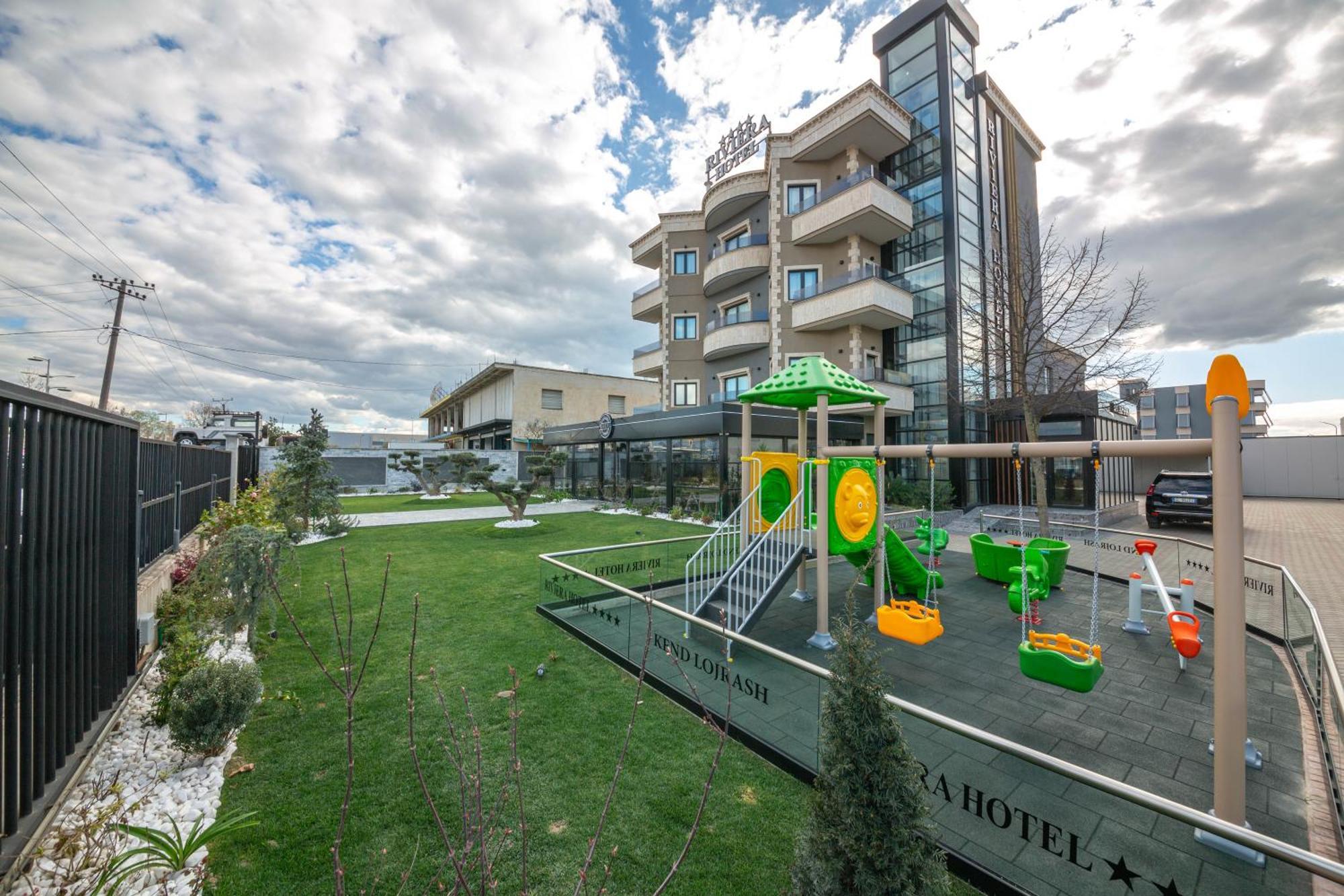 Hotel Riviera Kamez Buitenkant foto